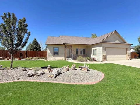 1521 Cochita Drive