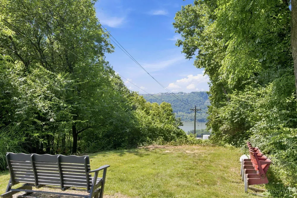 4977 Francisview Drive Delhi, OH 45238