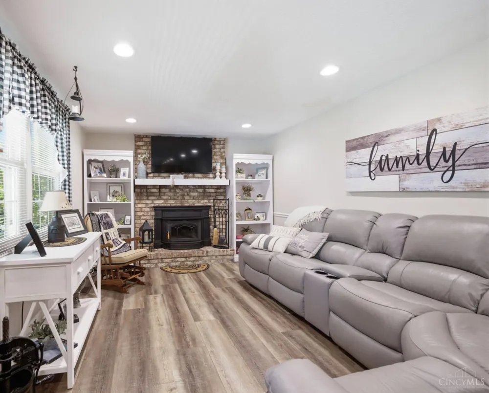 4977 Francisview Drive Delhi, OH 45238
