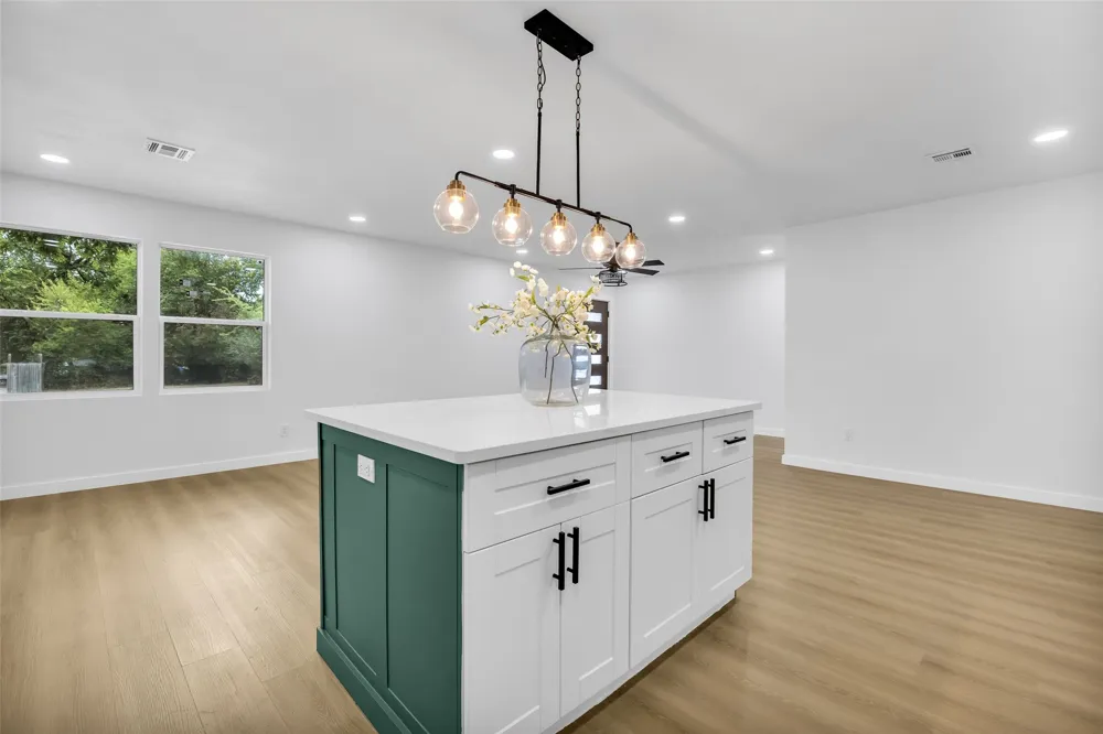 1532 Kingston Place Tulsa, OK 74115