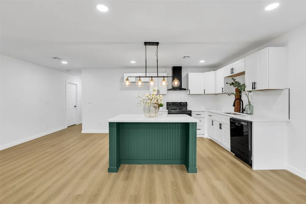 1532 Kingston Place Tulsa, OK 74115