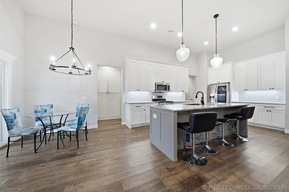 135 E Boston Street Broken Arrow, OK 74012