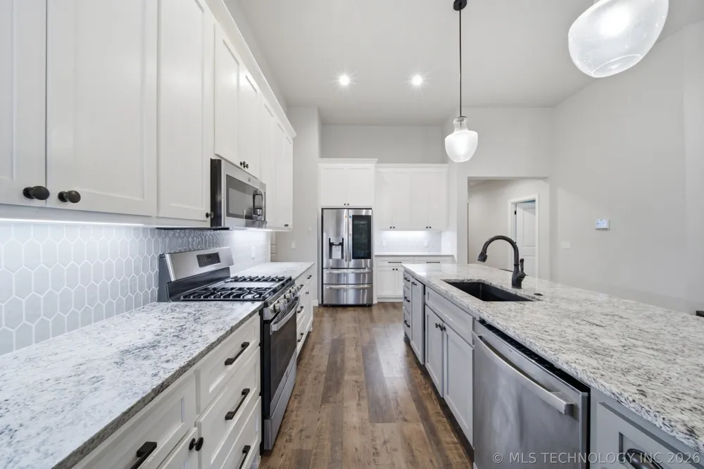 135 E Boston Street Broken Arrow, OK 74012