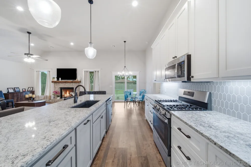 135 E Boston Street Broken Arrow, OK 74012