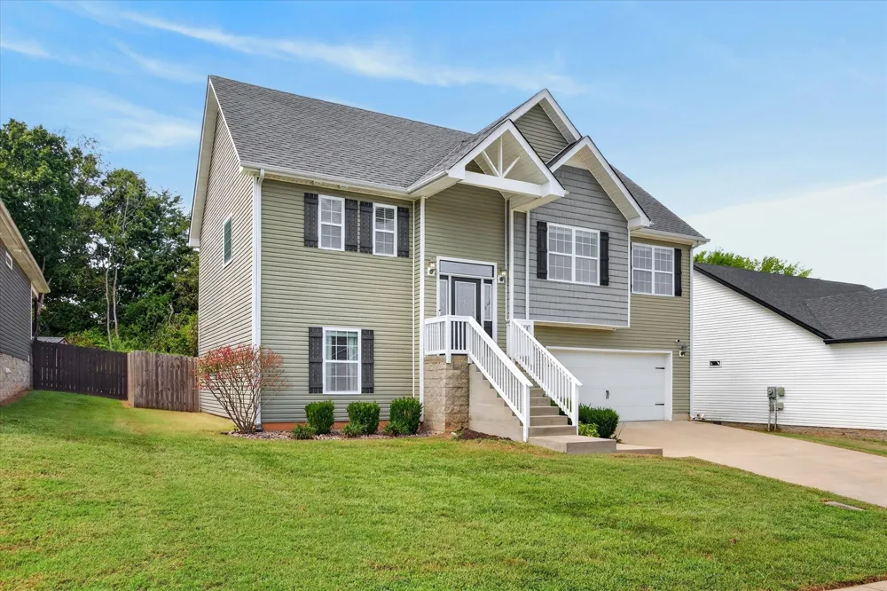 2833 Russet Ridge Dr Clarksville, TN 37040