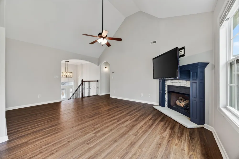 2833 Russet Ridge Dr Clarksville, TN 37040
