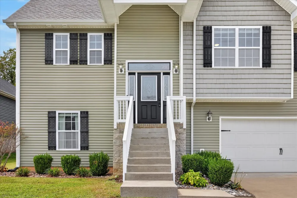 2833 Russet Ridge Dr Clarksville, TN 37040