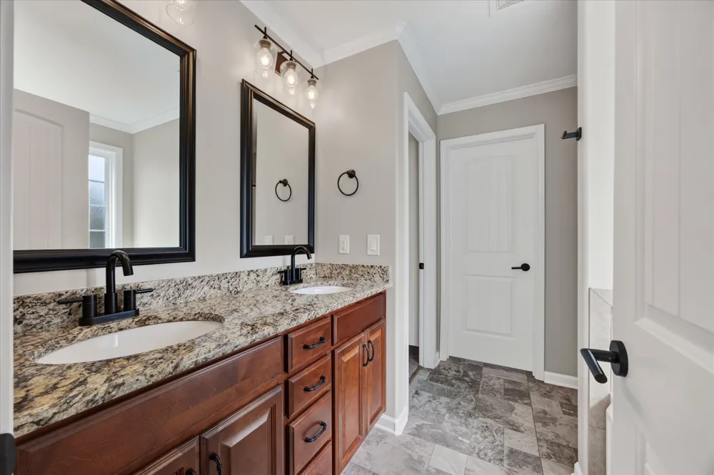 2833 Russet Ridge Dr Clarksville, TN 37040