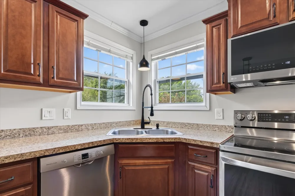 2833 Russet Ridge Dr Clarksville, TN 37040