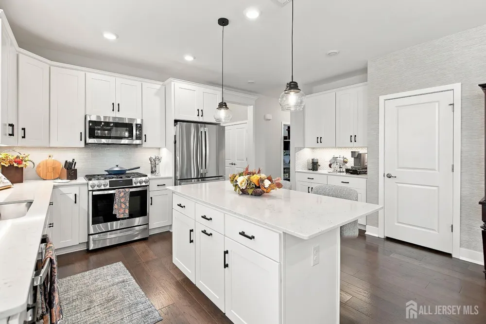 83 Starlight Drive Monroe, NJ 08831