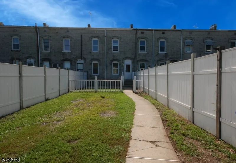 23 Lagrange Street Raritan, NJ 08869