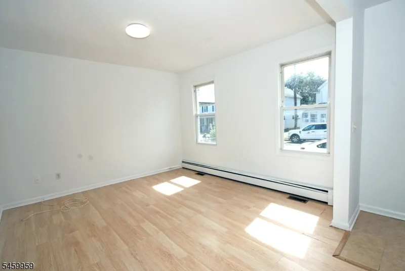 23 Lagrange Street Raritan, NJ 08869