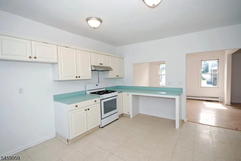 23 Lagrange Street Raritan, NJ 08869