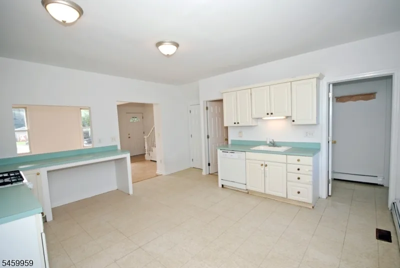 23 Lagrange Street Raritan, NJ 08869
