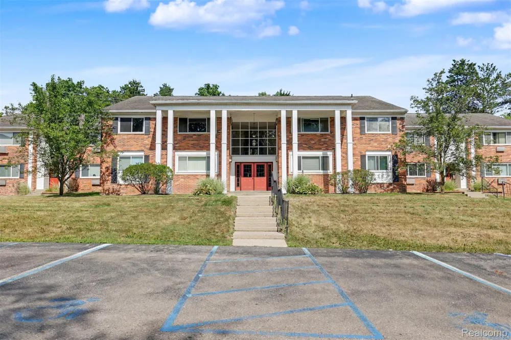 525 Fairbrook Street #108 Northville City, MI 48167