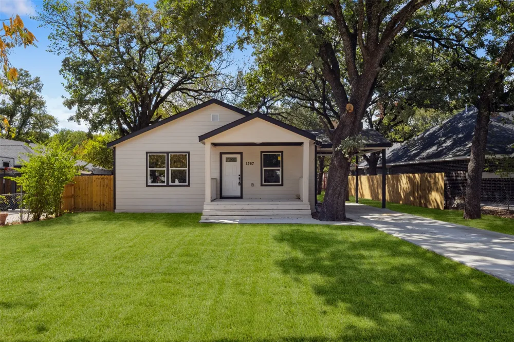 1367 Friendship Drive Dallas, TX 75217