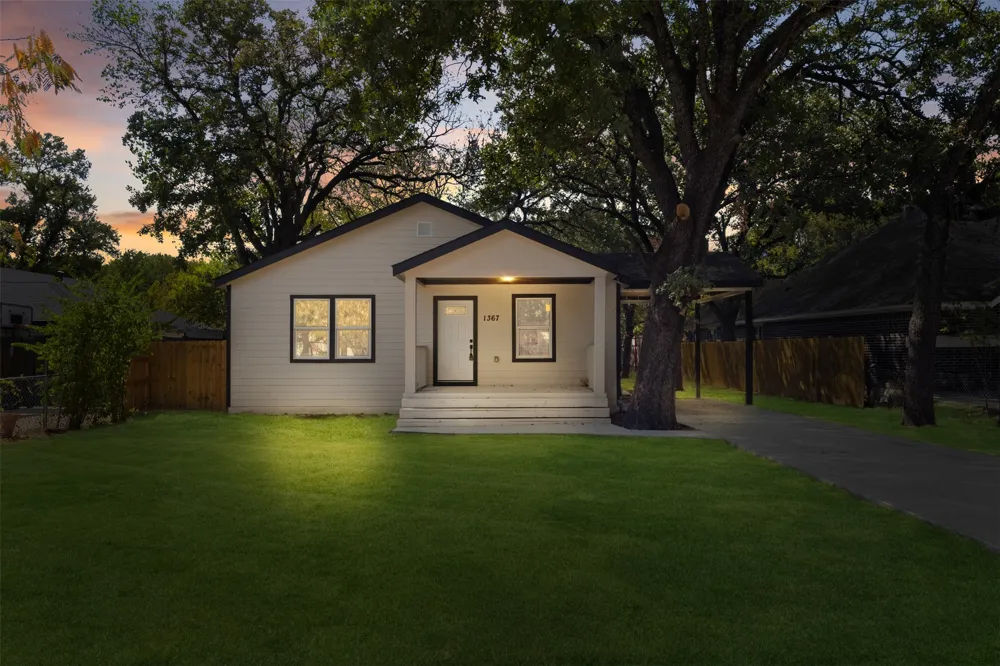 1367 Friendship Drive Dallas, TX 75217