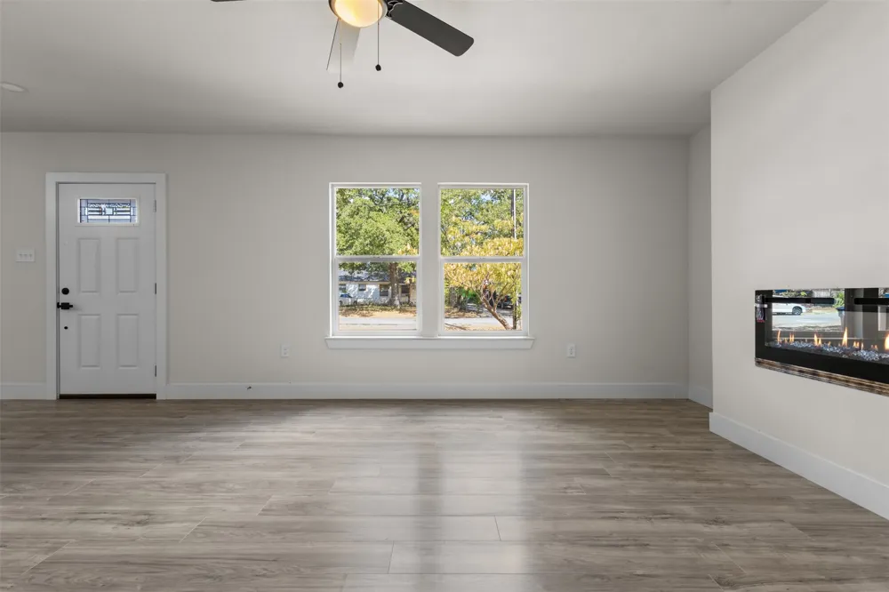 1367 Friendship Drive Dallas, TX 75217