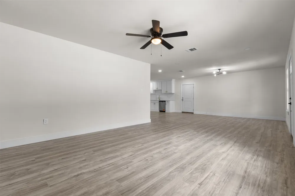 1367 Friendship Drive Dallas, TX 75217