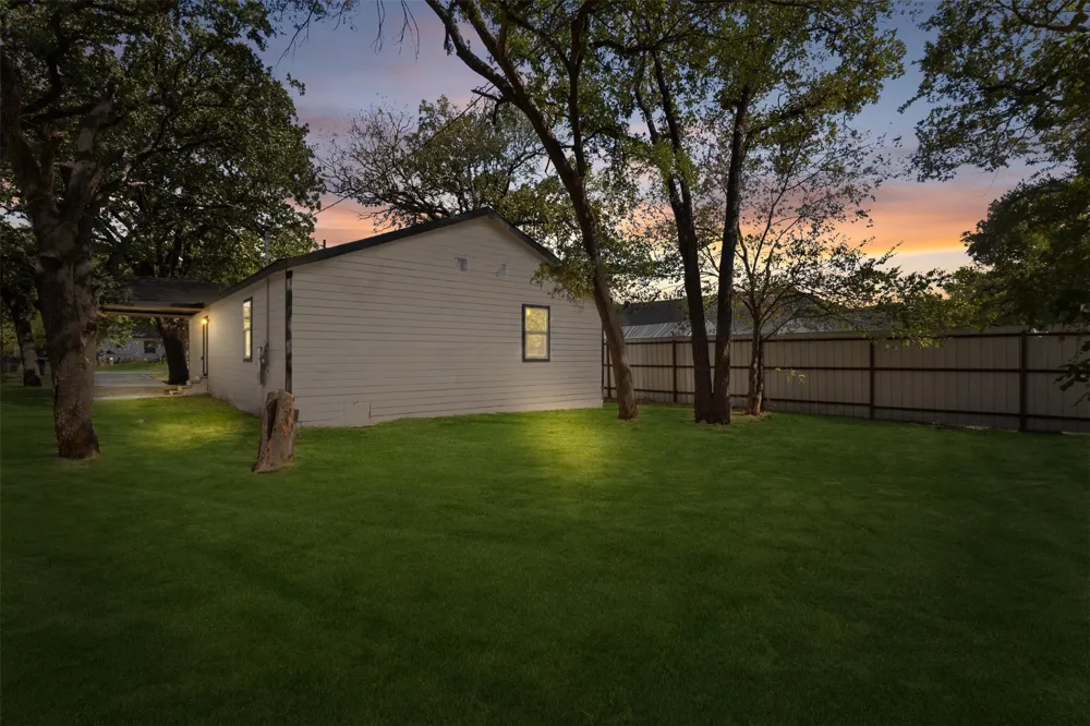 1367 Friendship Drive Dallas, TX 75217