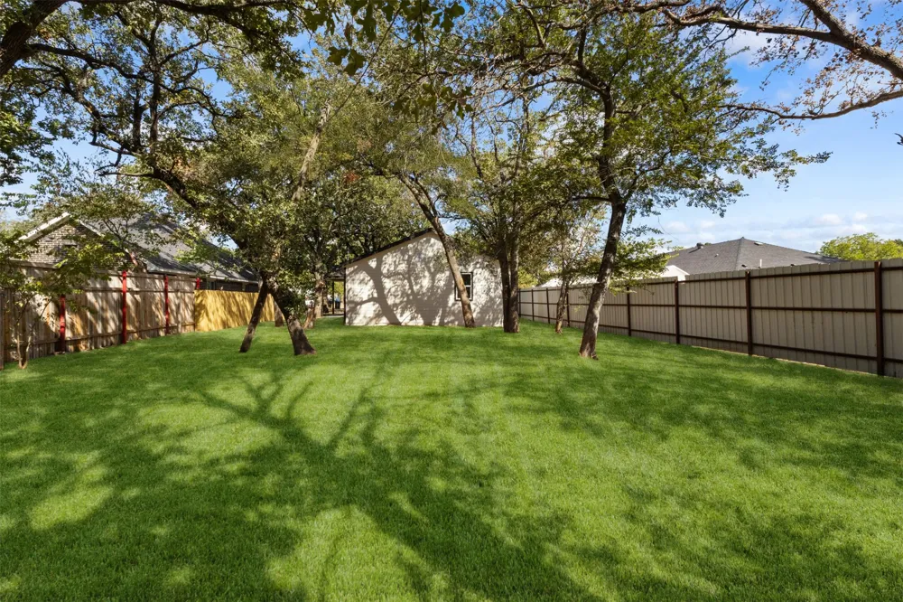 1367 Friendship Drive Dallas, TX 75217