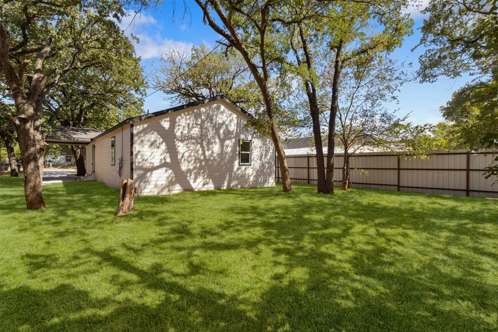 1367 Friendship Drive Dallas, TX 75217