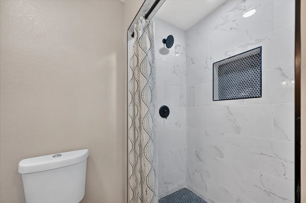15045 County Road 4060 Scurry, TX 75158