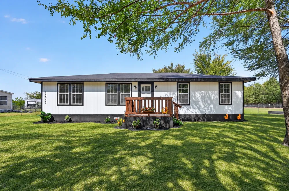 15045 County Road 4060 Scurry, TX 75158