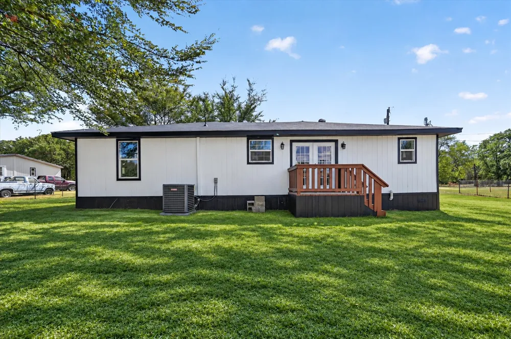 15045 County Road 4060 Scurry, TX 75158