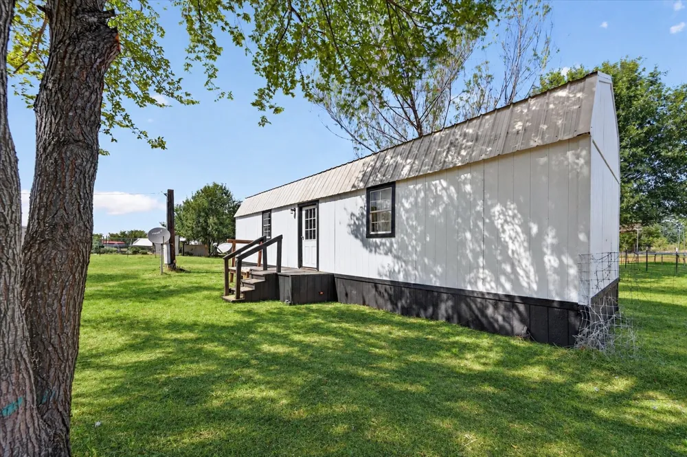 15045 County Road 4060 Scurry, TX 75158