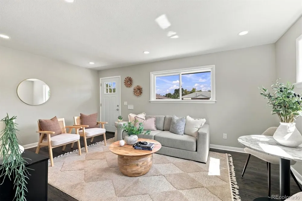 6851 Morrison Drive Denver, CO 80221