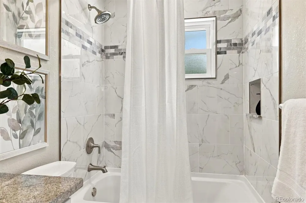 6851 Morrison Drive Denver, CO 80221