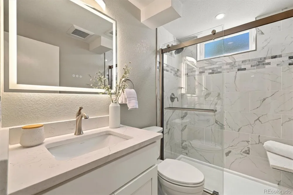 6851 Morrison Drive Denver, CO 80221