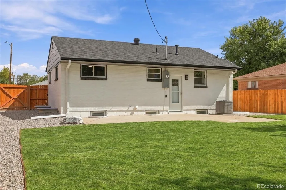 6851 Morrison Drive Denver, CO 80221