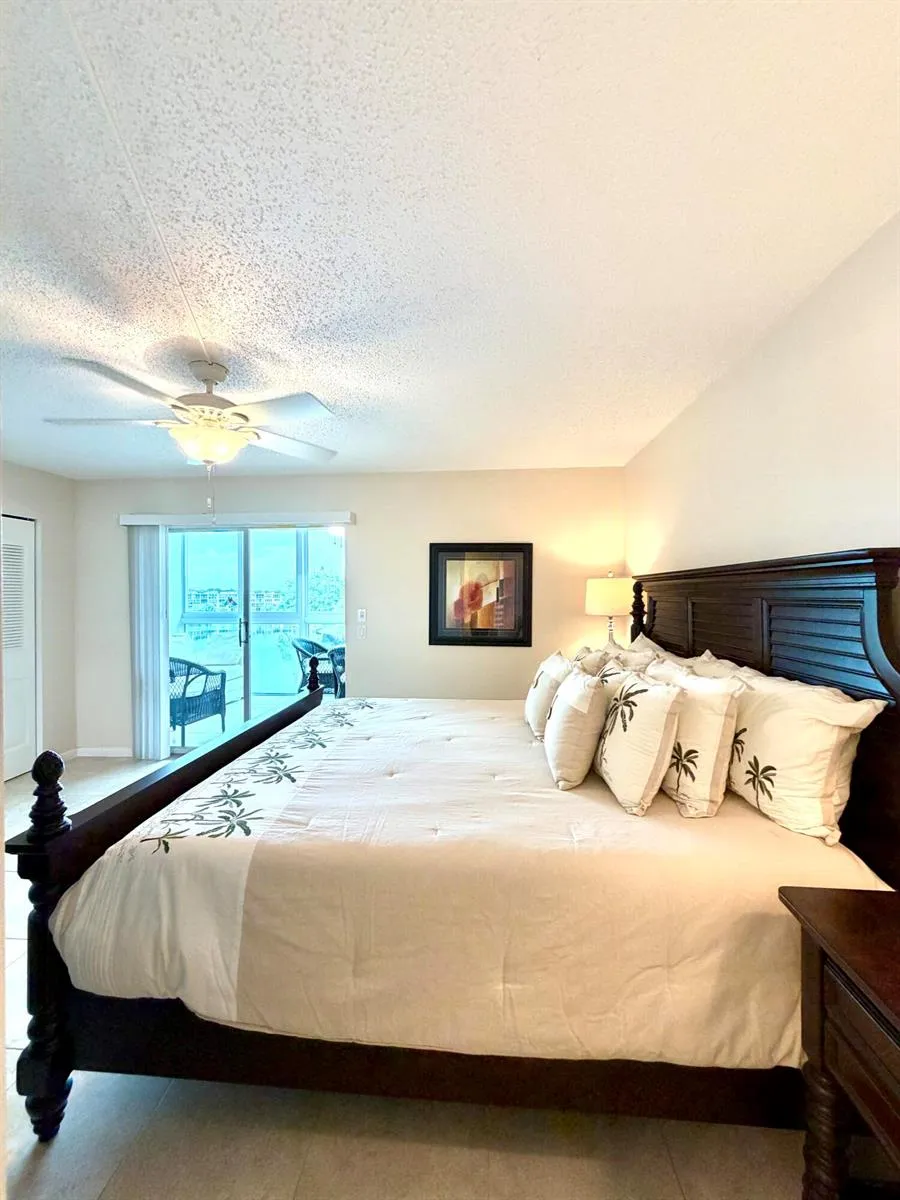4104 Cambridge E #4104 Deerfield Beach, FL 33442