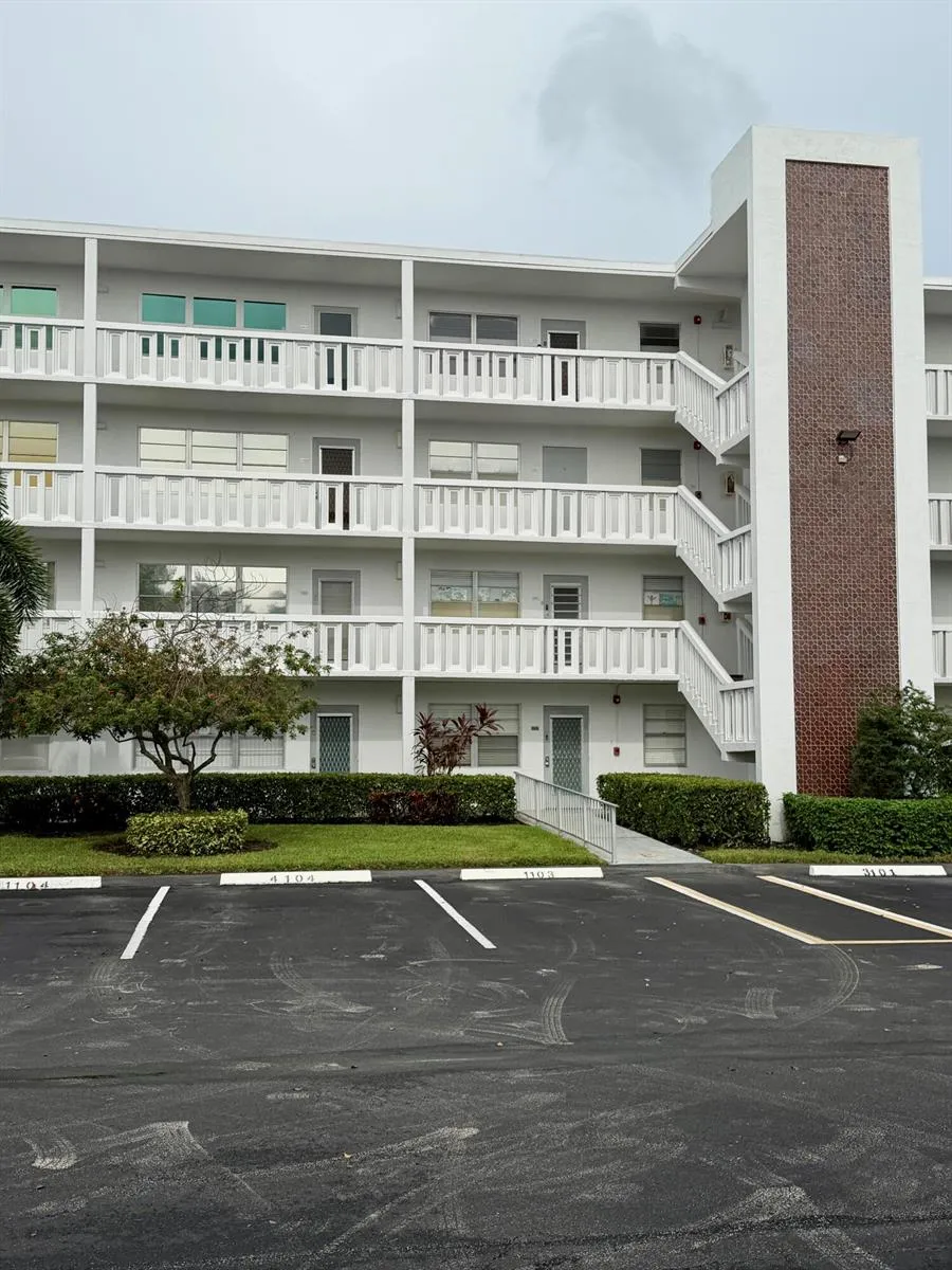 4104 Cambridge E #4104 Deerfield Beach, FL 33442