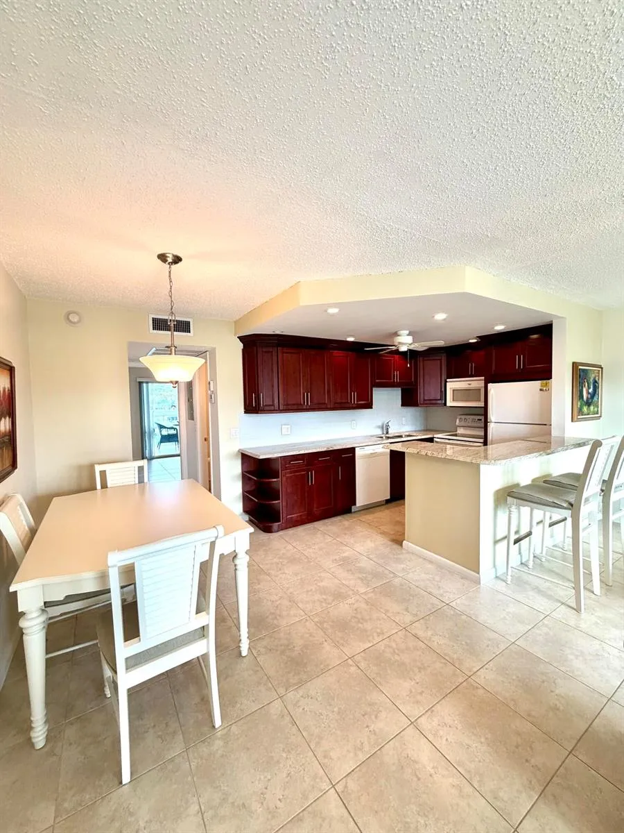 4104 Cambridge E #4104 Deerfield Beach, FL 33442