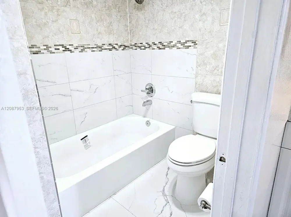 9682 Fontainebleau Blvd #207 Miami, FL 33172
