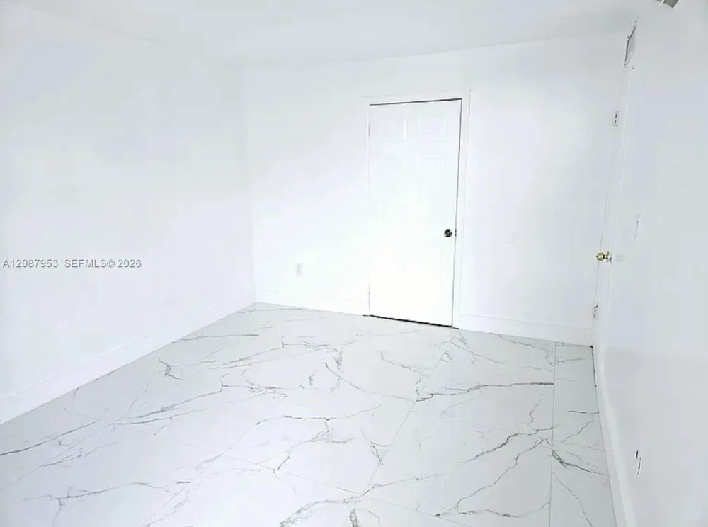9682 Fontainebleau Blvd #207 Miami, FL 33172