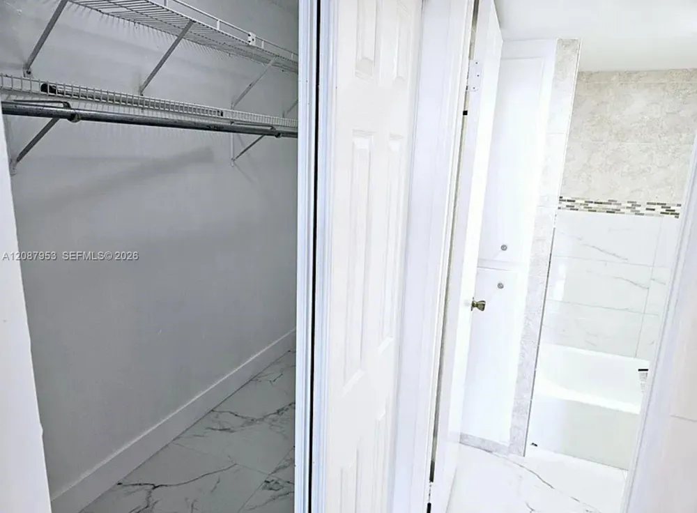 9682 Fontainebleau Blvd #207 Miami, FL 33172