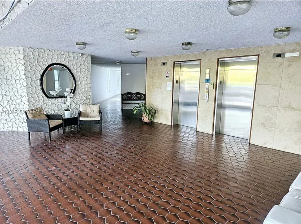 9682 Fontainebleau Blvd #207 Miami, FL 33172