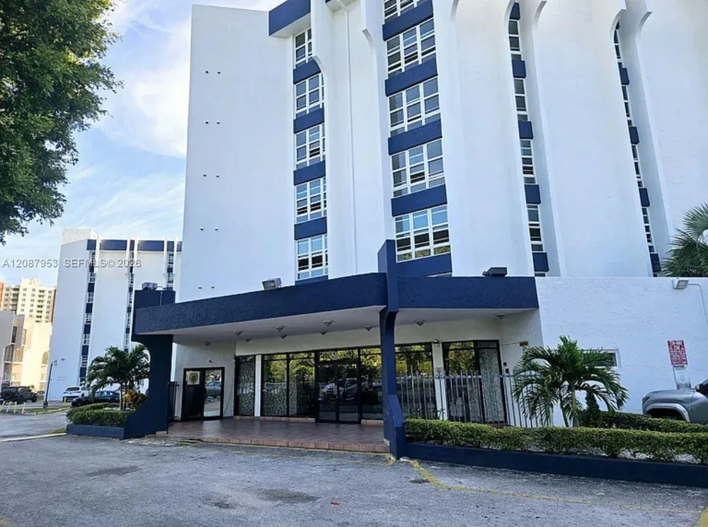 9682 Fontainebleau Blvd #207 Miami, FL 33172