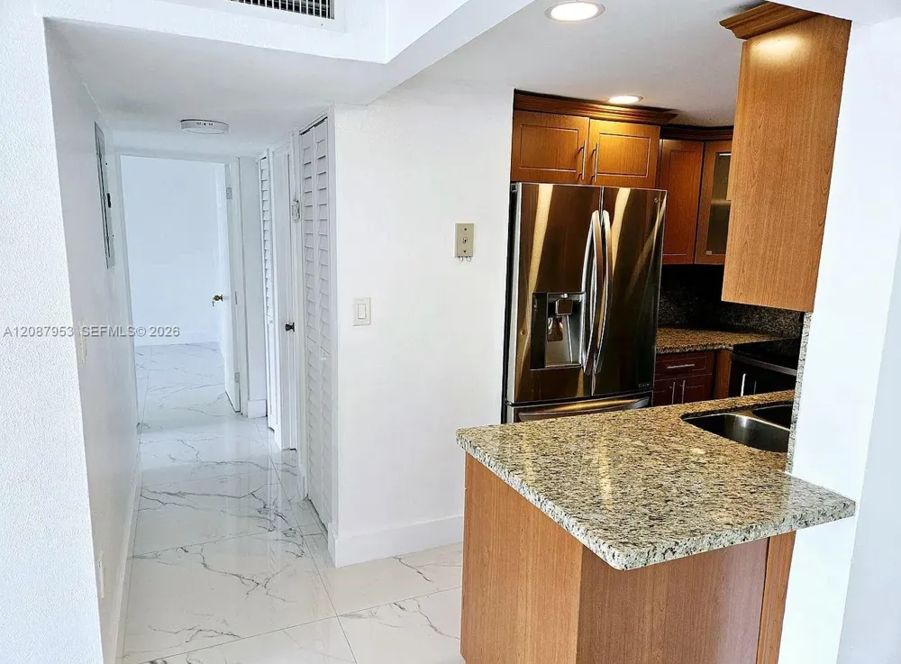 9682 Fontainebleau Blvd #207 Miami, FL 33172