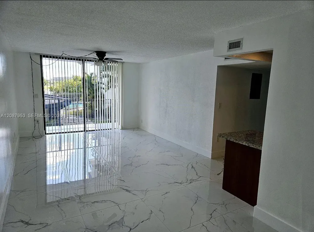 9682 Fontainebleau Blvd #207 Miami, FL 33172