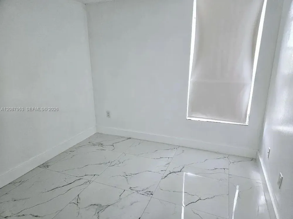 9682 Fontainebleau Blvd #207 Miami, FL 33172