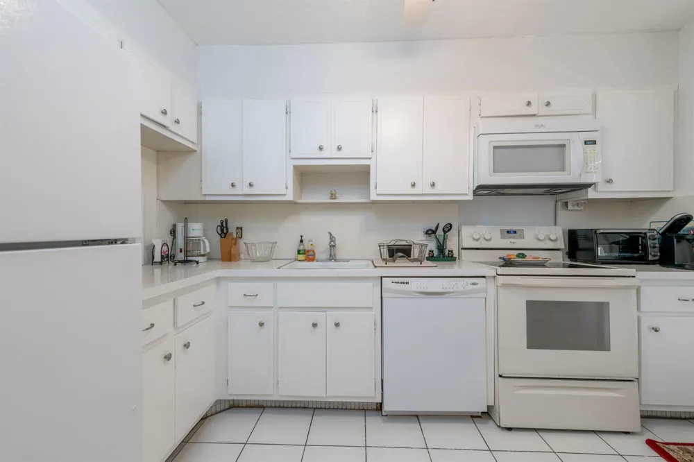 2731 NE 14TH ST STREET #427 Pompano Beach, FL 33062