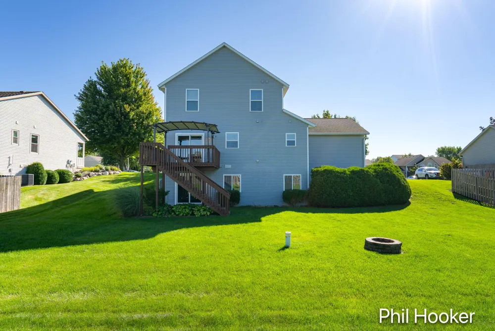 2125 Orchard Ridge Drive NW Walker City, MI 49534