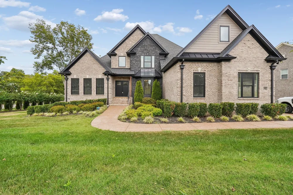1003 Quillen Way Lebanon, TN 37087