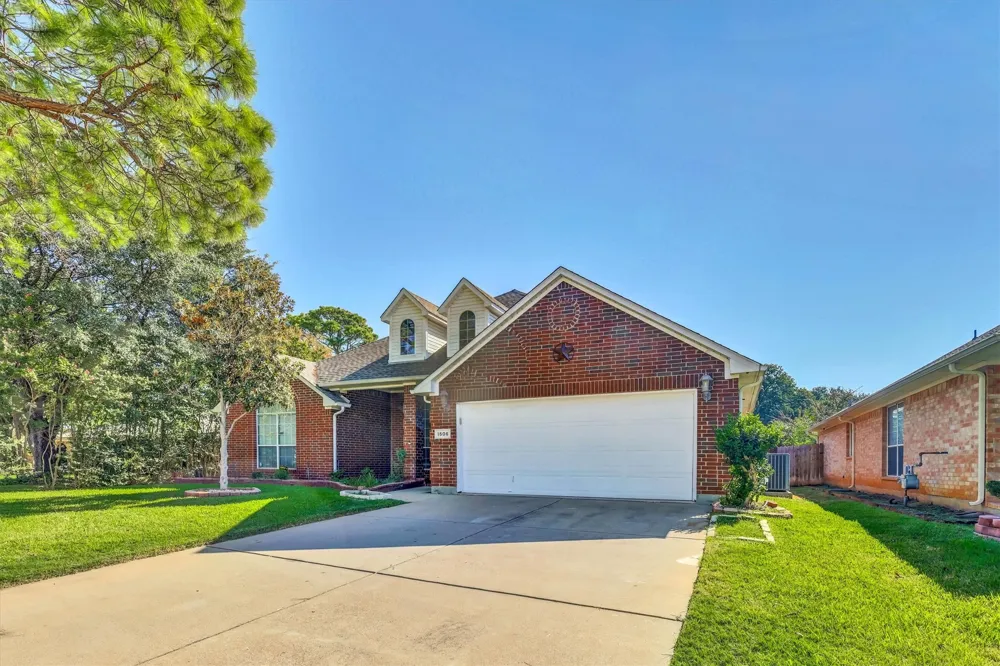 1506 Park Grove Drive Irving, TX 75060