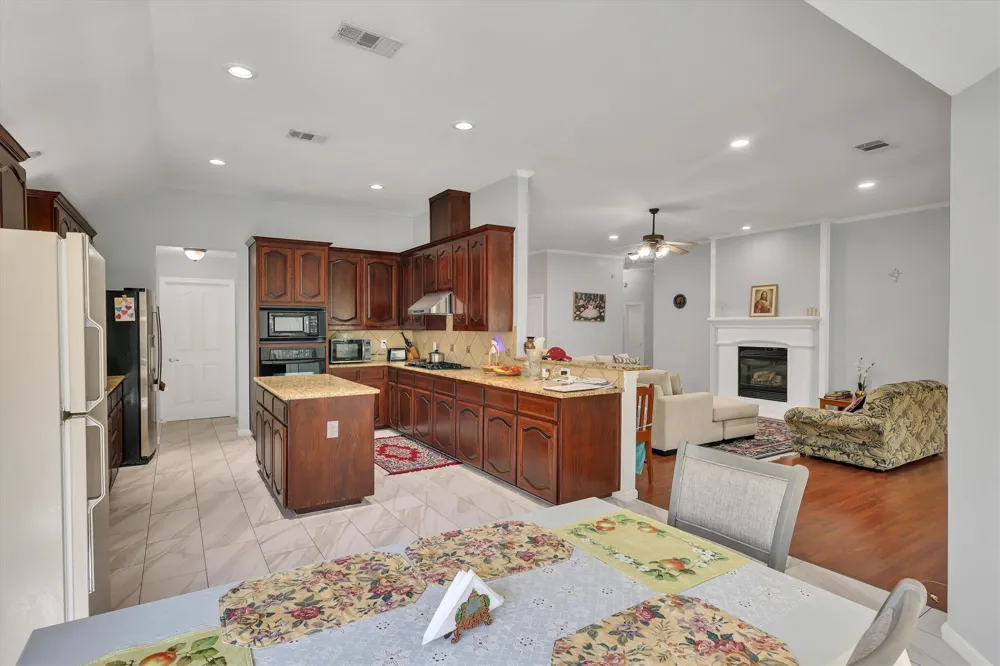 1506 Park Grove Drive Irving, TX 75060